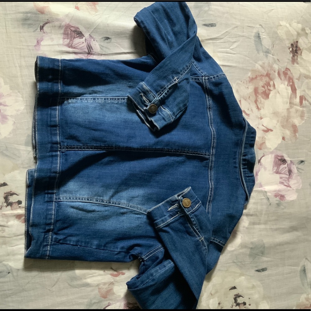 Denim Jacket 🧥 - Picture 3 of 6